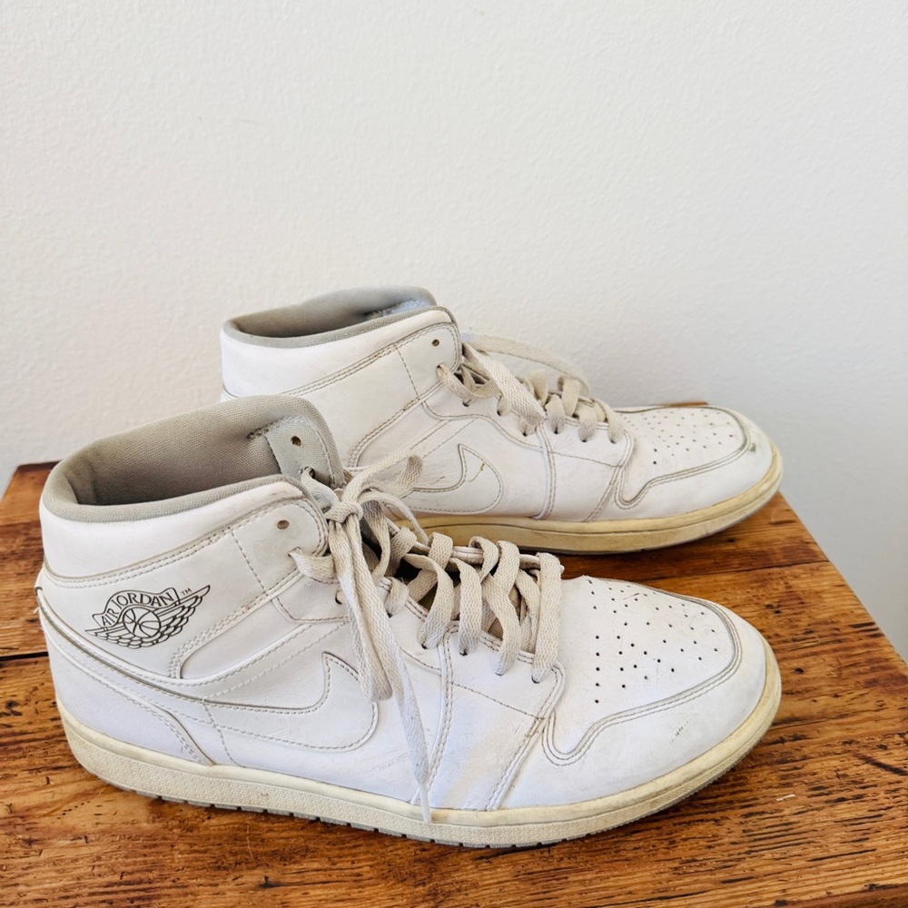 Nike Air Jordan Retro 1 Mid Sneaker - 2015 - White Wolf Grey
